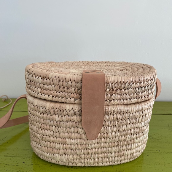 Basket purse w/ magnetic closure lid - Picture 2 of 7